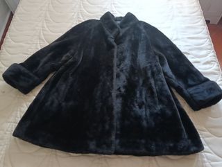 Chaquetón pelo sintético negro