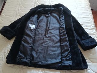 Chaquetón pelo sintético negro