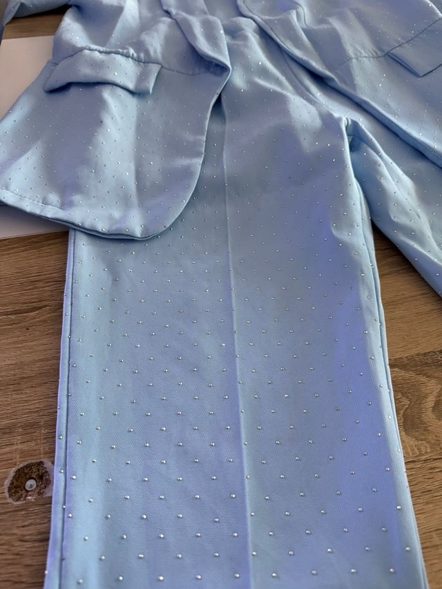 Completo giacca e pantalone azzurro