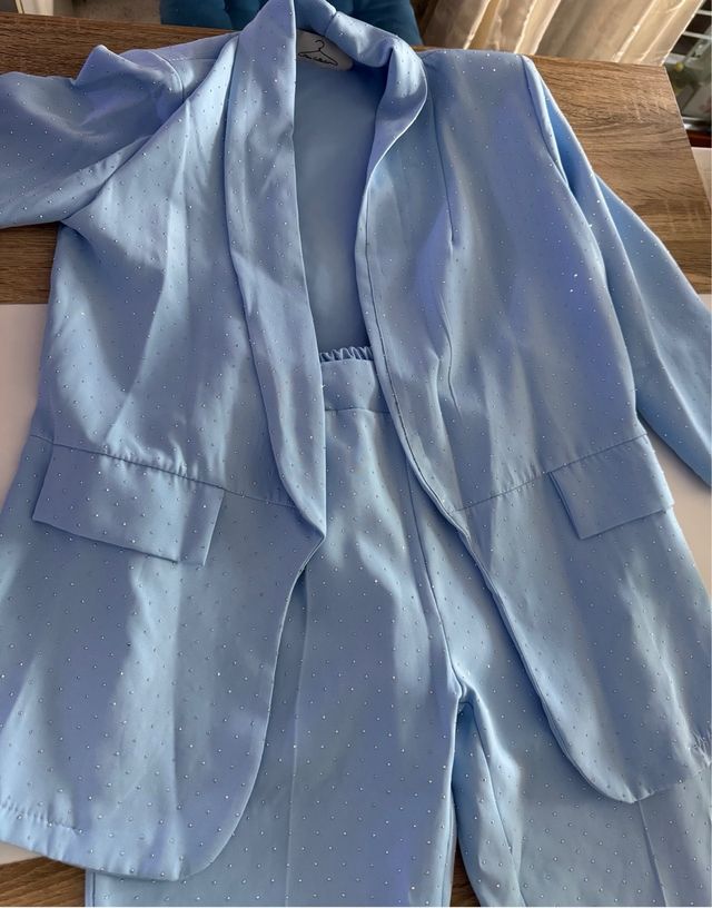 Completo giacca e pantalone azzurro