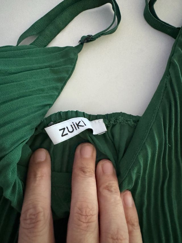 Top Calliope verde con pliegues