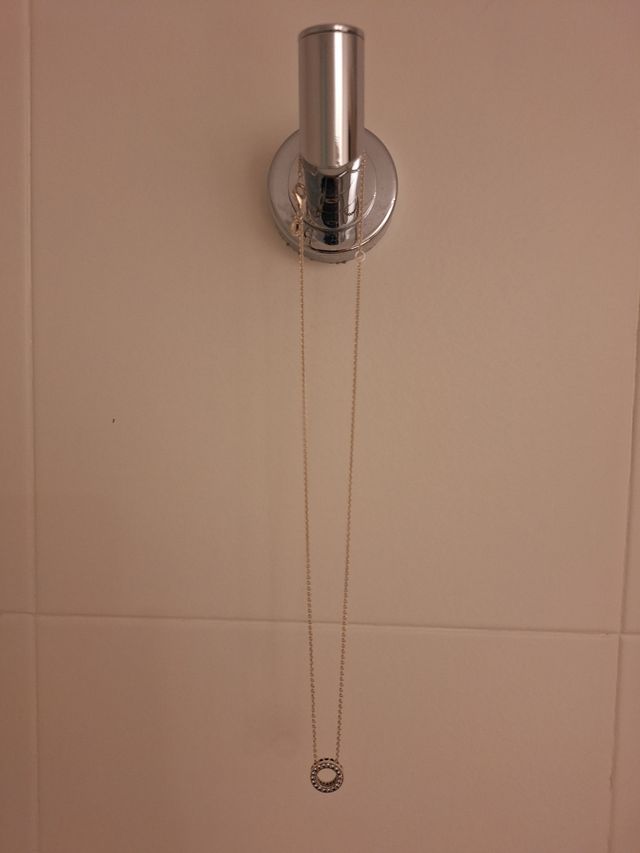 Cadena y cruz de plata