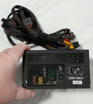 Fuente Alimentación Urano VX 650W Gaming