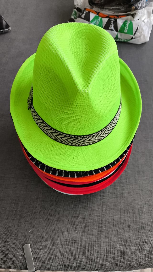 Gorros de fiesta neón