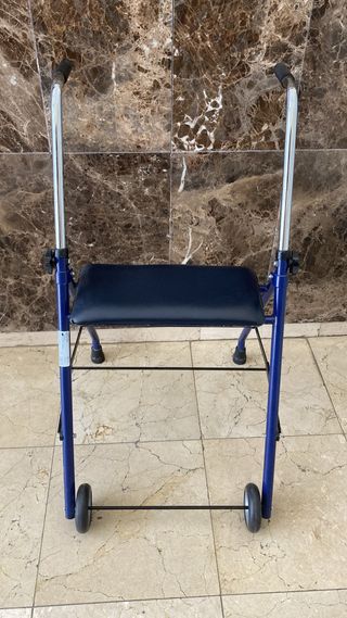 Andador ligero con asiento