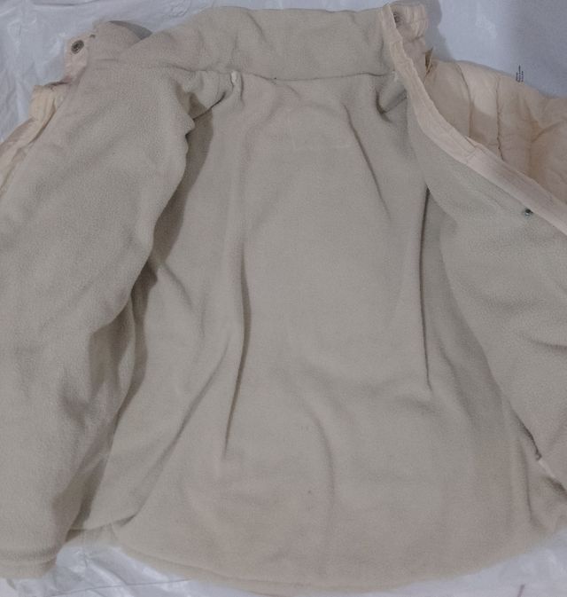 Chaqueta acolchada niña color crema