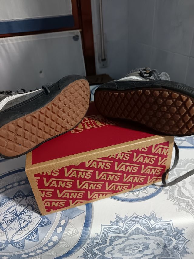 Botas Vans niño Talla 12.5 Gris Forradas