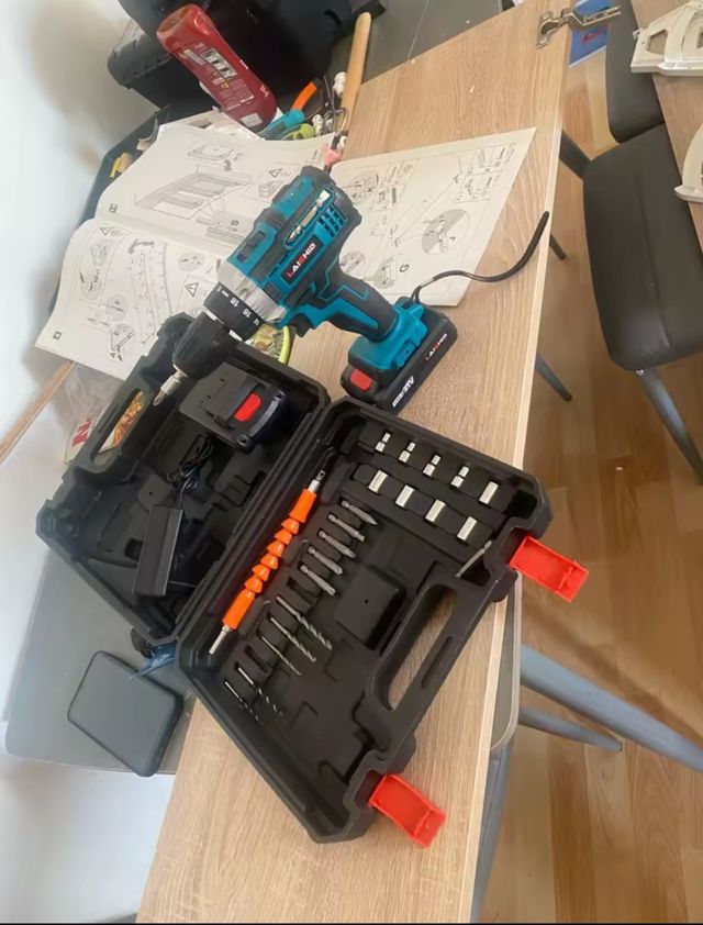 Taladro Inalámbrico 2 Baterías + 21 Piezas