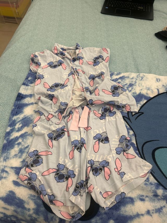Pigiama corto Stitch
10/11 anni