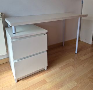 Mueble juvenil con panel rosa