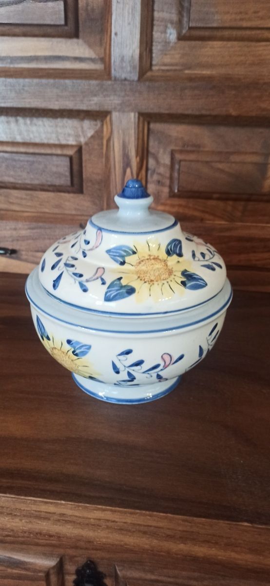 Bombonera cerámica girasoles azul y blanco