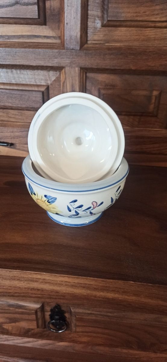 Bombonera cerámica girasoles azul y blanco