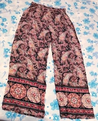 Pantalones anchos estampados