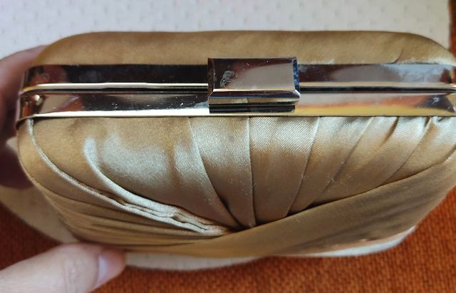 Clutch de fiesta tostado