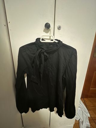 Blusa Carolina Herrera Negra