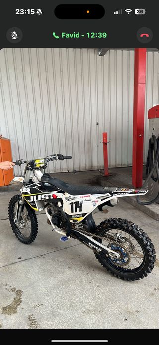 Moto de Cross Husqvarna 114