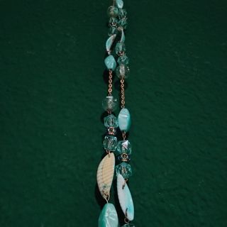 Collar de cuentas verde y turquesa