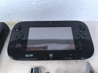Nintendo Wii U Negra + Super Mario Bros U 