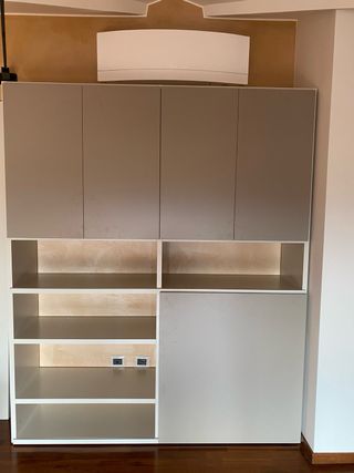 Libreria angolare con scrivania estraibile