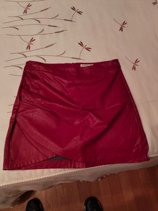 Minifalda roja efecto cuero