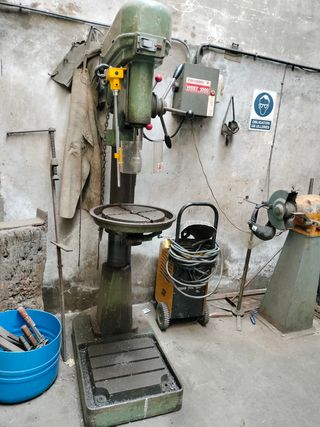 Perforadora de pie taladro de columna vertical