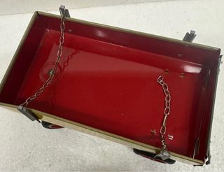 Tractor de hojalata con remolque