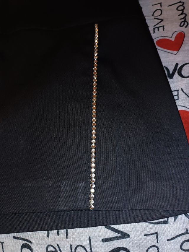 Minifalda negra con pedrería