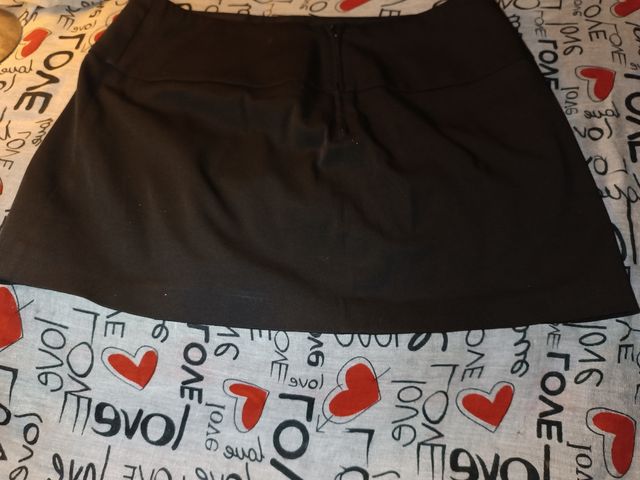 Minifalda negra con pedrería