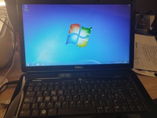 Notebook Dell Inspiron 1545 con Windows 7