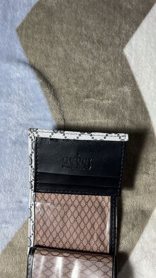 Cartera Louis Vuitton Gris y Blanca