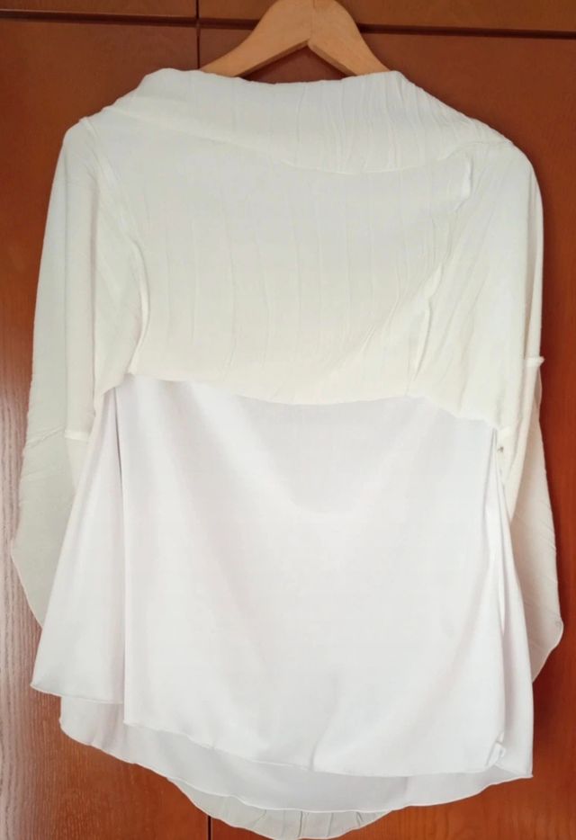 Falda blanca plisada