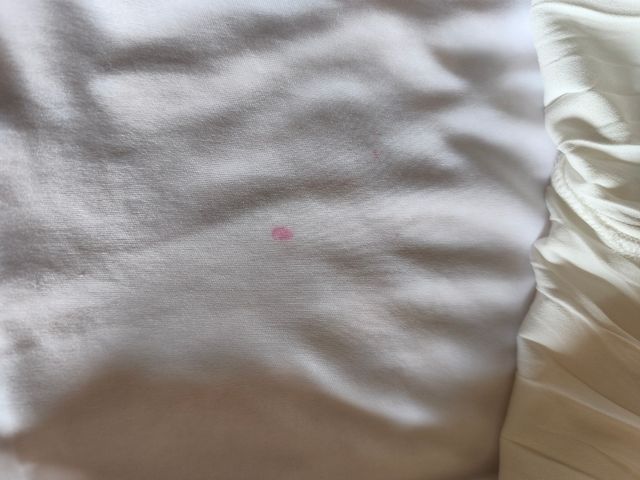 Falda blanca plisada