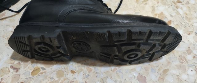 Botas policiales negras