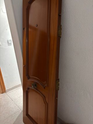 Puerta de entrada madera