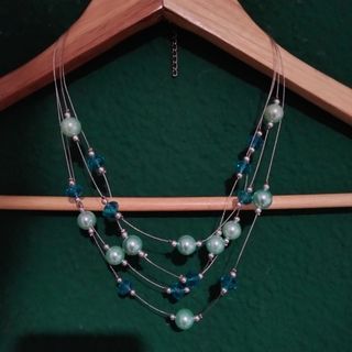 Collar multicapa perlas y cristales
