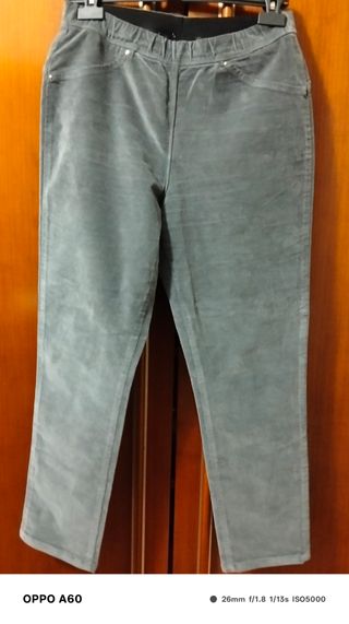 Pantaloni donna in velluto grigio