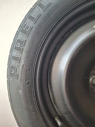 Rueda de repuesto Pirelli 125/85 R16 nueva