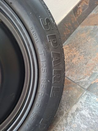 Rueda de repuesto Pirelli 125/85 R16 nueva