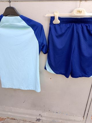 Completo calcio Nike atletico Madrid tg 10/11 anni