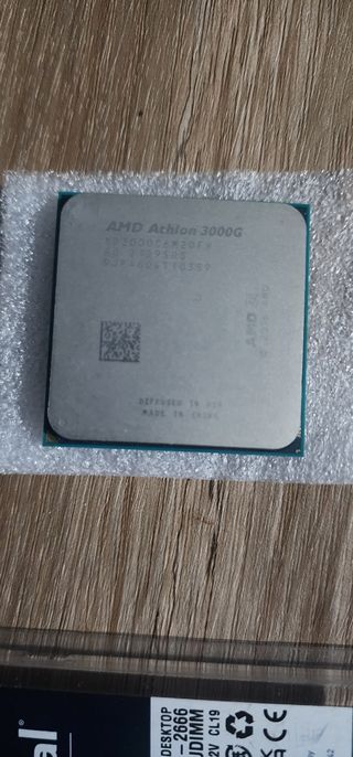 Procesador AMD 3000G + 8GB RAM DDR4 Crucial