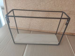 2 Estanterías de pared madera y metal