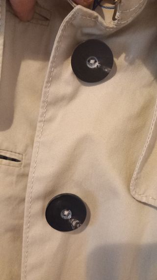 Gabardina Mango clásica