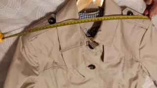 Gabardina Mango clásica