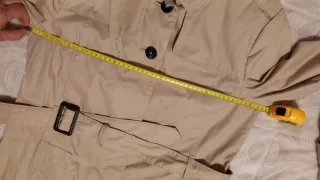 Gabardina Mango clásica