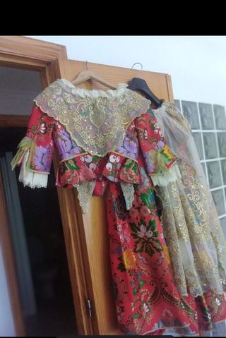 Trajes de Fallera Rojo y Dorado