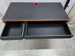 Escritorio Ikea Negro y Rojo