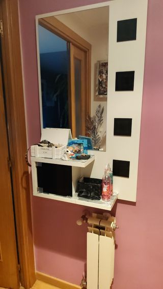 Entradita blanca con cristales negros