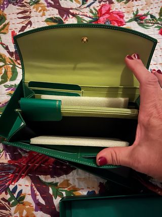 cartera piel verde