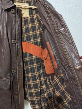 Cazadora vintage de piel marrón de CARAMELO 