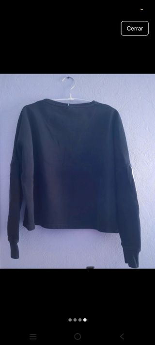 Sudadera negra con detalle en manga ellese